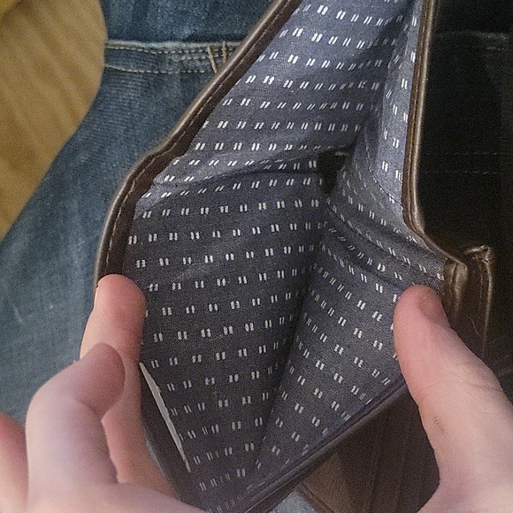 Goodfellow and Co Leather Wallet - Picture 5 of 5